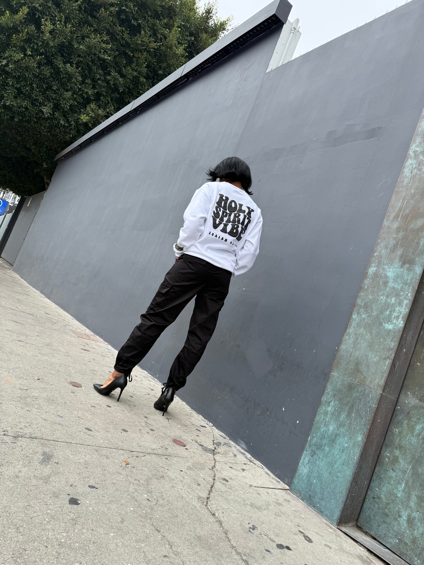 Crewneck – Faith Meets Everyday Comfort with Holy Spirit Vibe