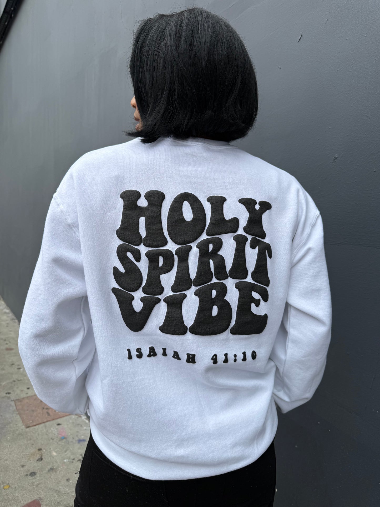 Crewneck – Faith Meets Everyday Comfort with Holy Spirit Vibe