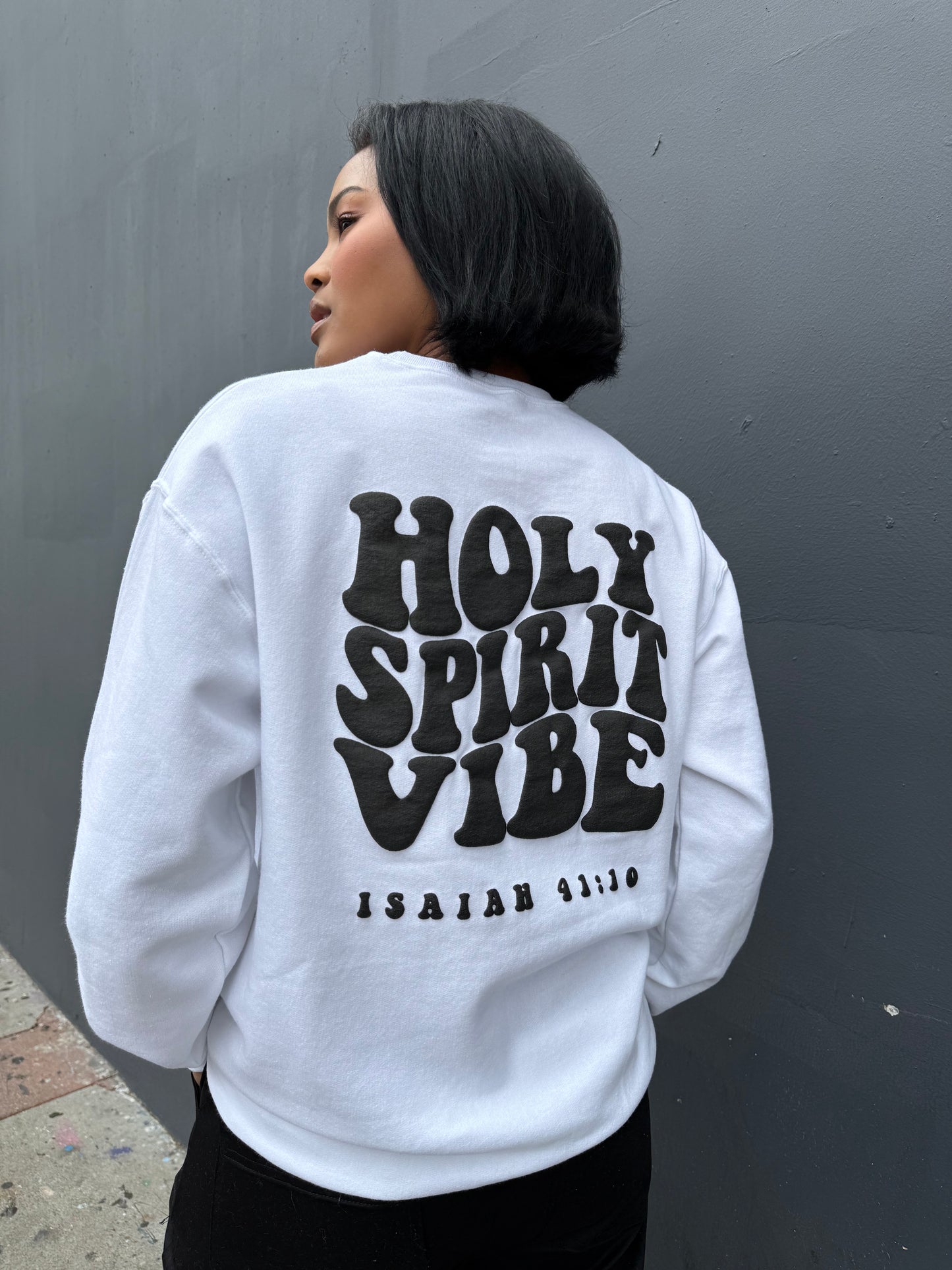 Crewneck – Faith Meets Everyday Comfort with Holy Spirit Vibe