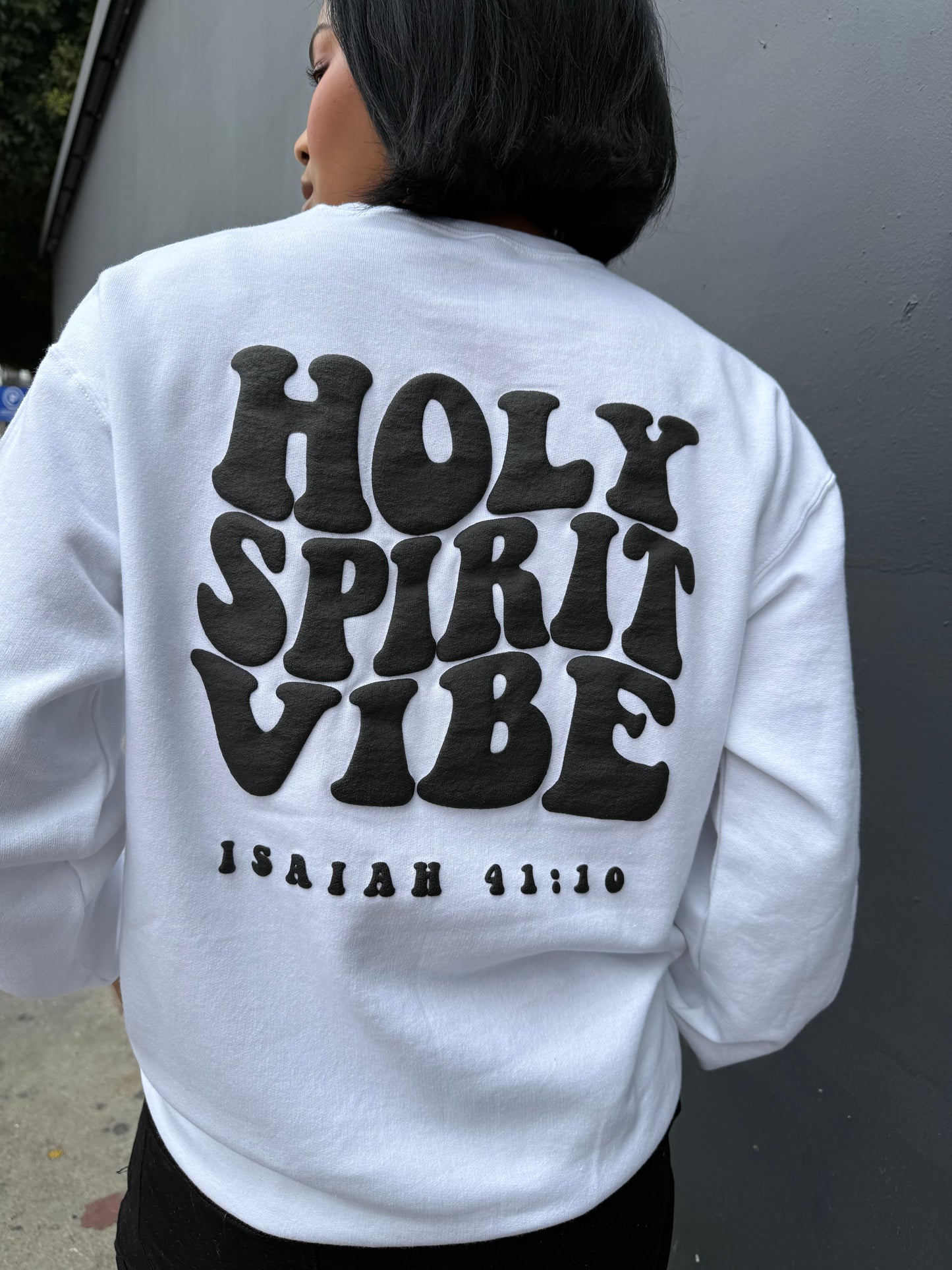 Crewneck – Faith Meets Everyday Comfort with Holy Spirit Vibe