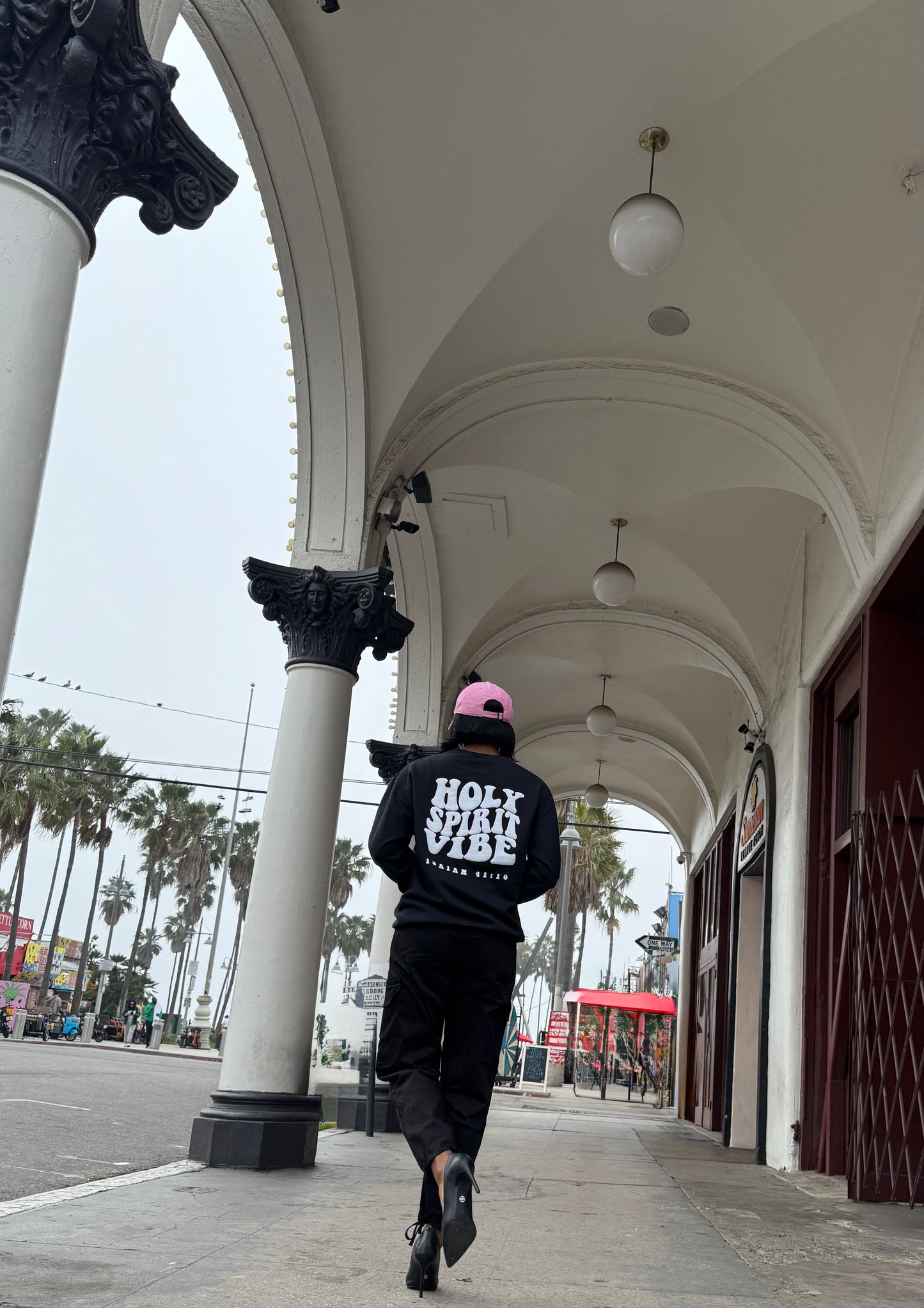 Crewneck – Faith Meets Everyday Comfort with Holy Spirit Vibe