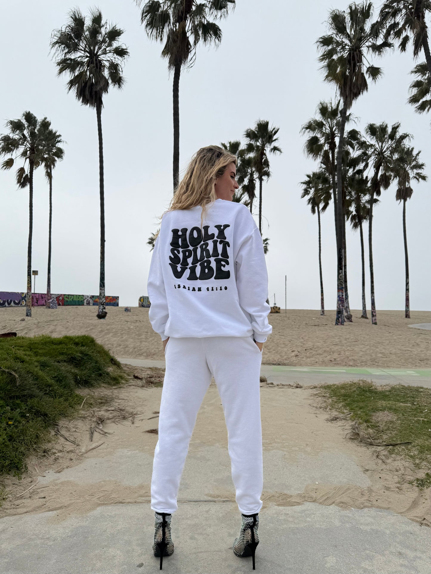Crewneck – Faith Meets Everyday Comfort with Holy Spirit Vibe