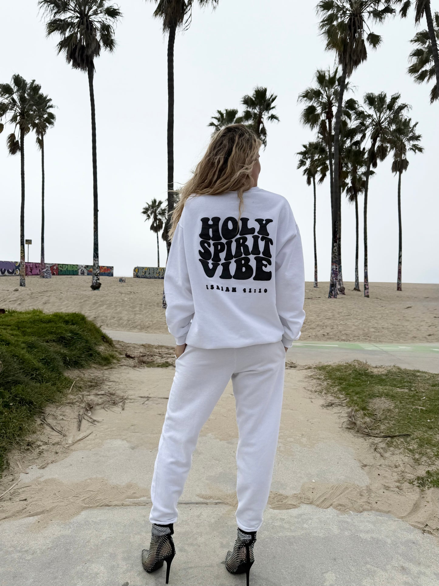 Crewneck – Faith Meets Everyday Comfort with Holy Spirit Vibe