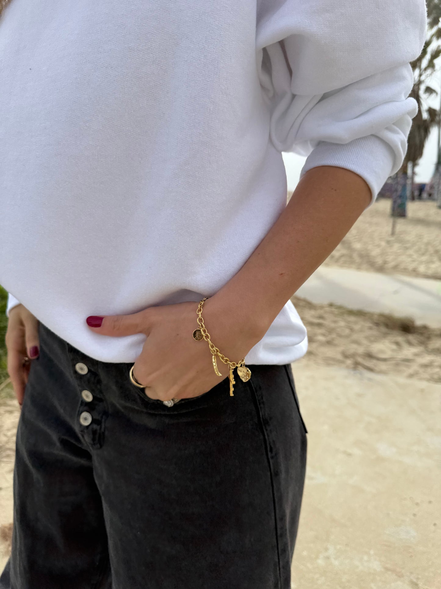 Crewneck – Faith Meets Everyday Comfort with Holy Spirit Vibe