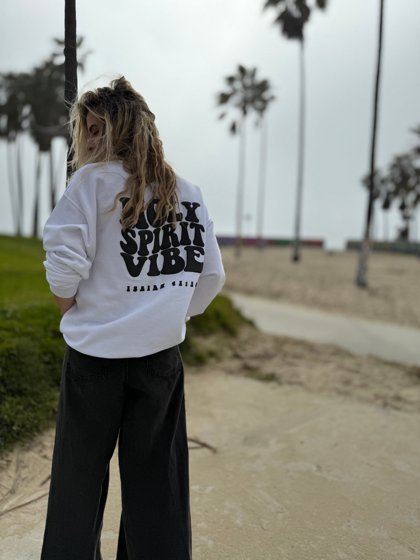 Crewneck – Faith Meets Everyday Comfort with Holy Spirit Vibe